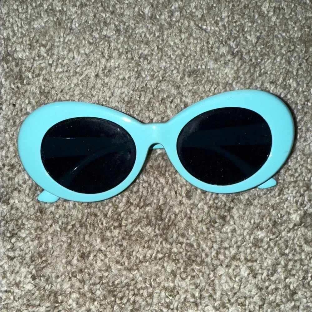 Retro Inspired Grey Blue Oval Sunglasses